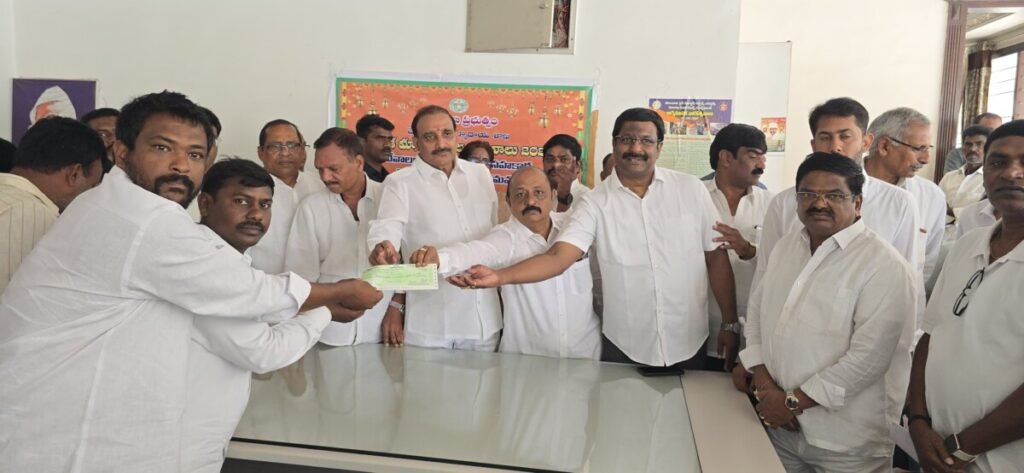 బోనాల నిర్వహణకు 92 ఆలయాలకు రూ.30.71 లక్షలు