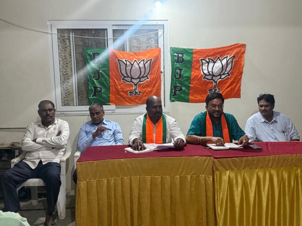 హఫీజ్‌పేటలో ‘హర్‌ ఘర్‌ తిరంగా’కు సన్నాహాలు