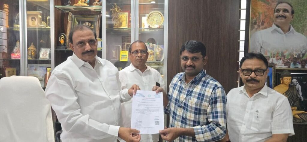 జయలక్ష్మికి రూ.4 లక్షల సీఎంఆర్‌ఎఫ్‌ సాయం