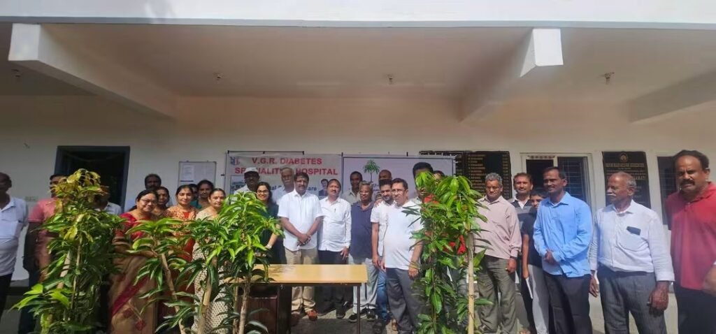మొక్కలు నాటుదాం.. పర్యావరణాన్ని కాపాడుదాం!