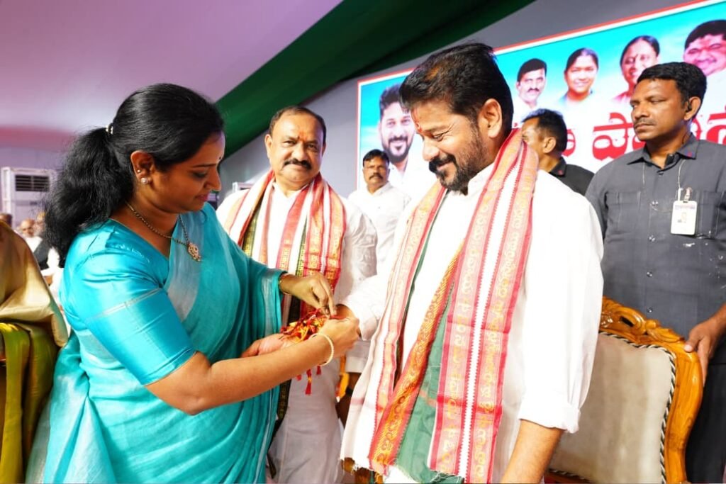 అన్నకు రాఖీ.. ఆత్మీయతకు ప్రతీక!