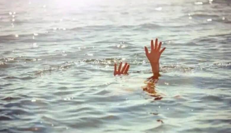 స్కూల్‌లో ఉండాల్సిన బిడ్డ.. చెరువులో ఎలా?